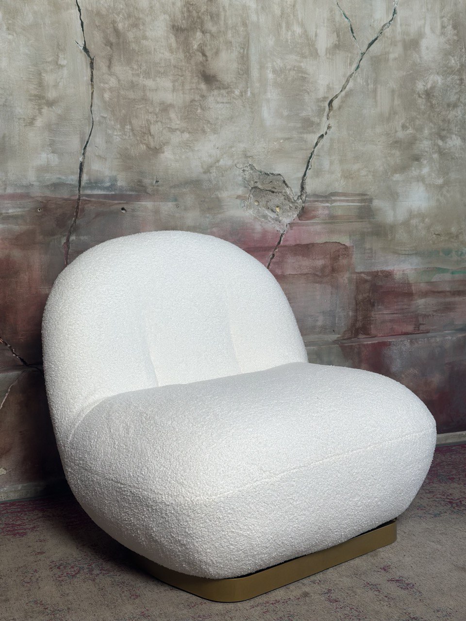 Swivel Lounge Chair. 8Ellement