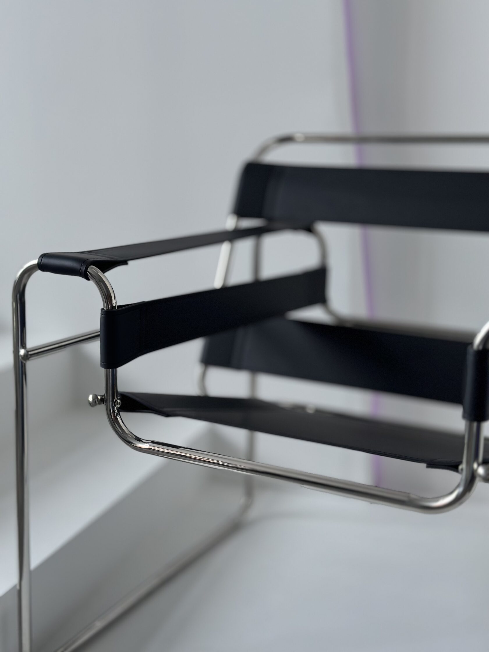 Wassily Chair replica. 8Ellement