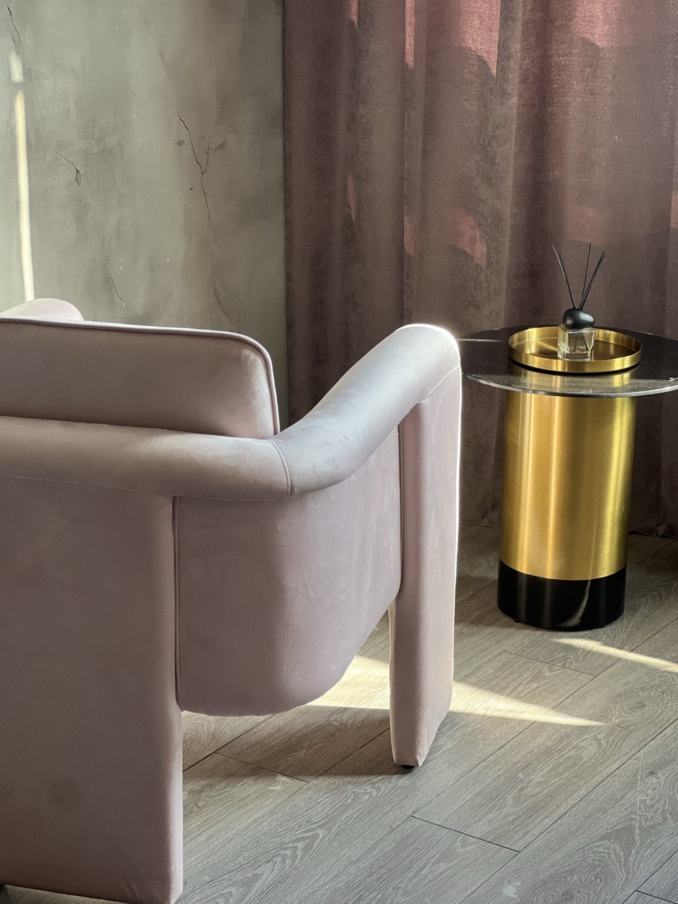 Floria Velvet Chair. 8Ellement